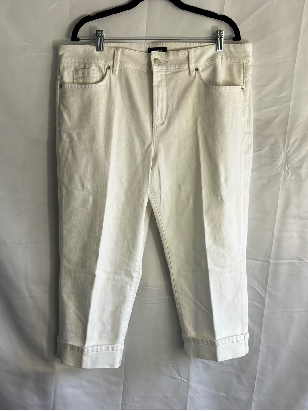 women’s White Casual Jeans
